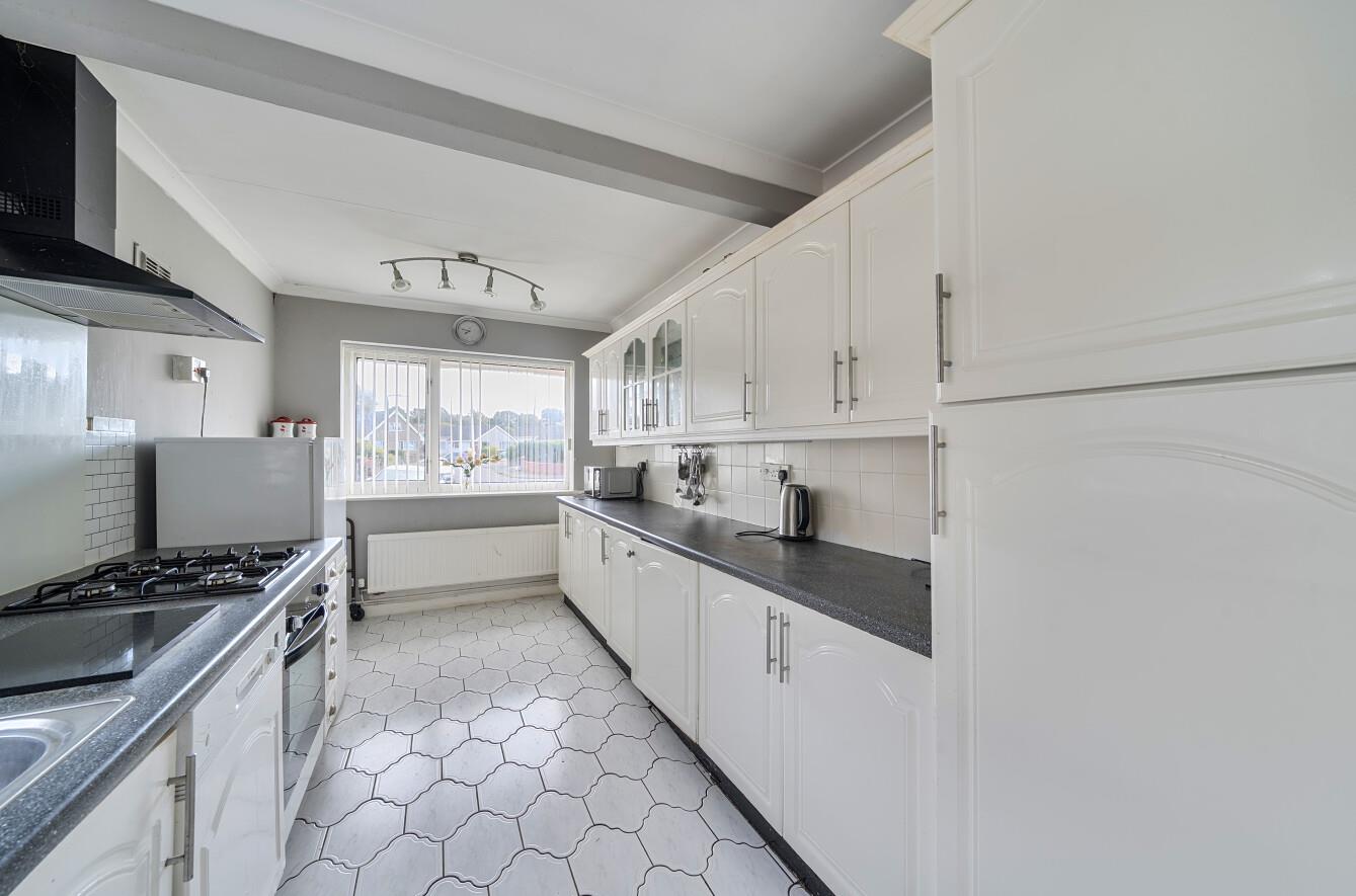 Mendip Close, Fforestfach, Swansea, SA5 5AB